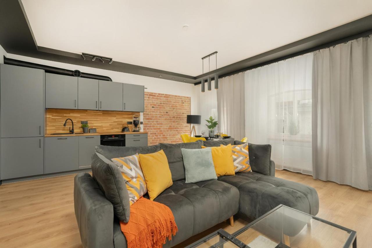 Komeda Apartment Hidden In Poznan Old Town By Noclegi Renters Buitenkant foto