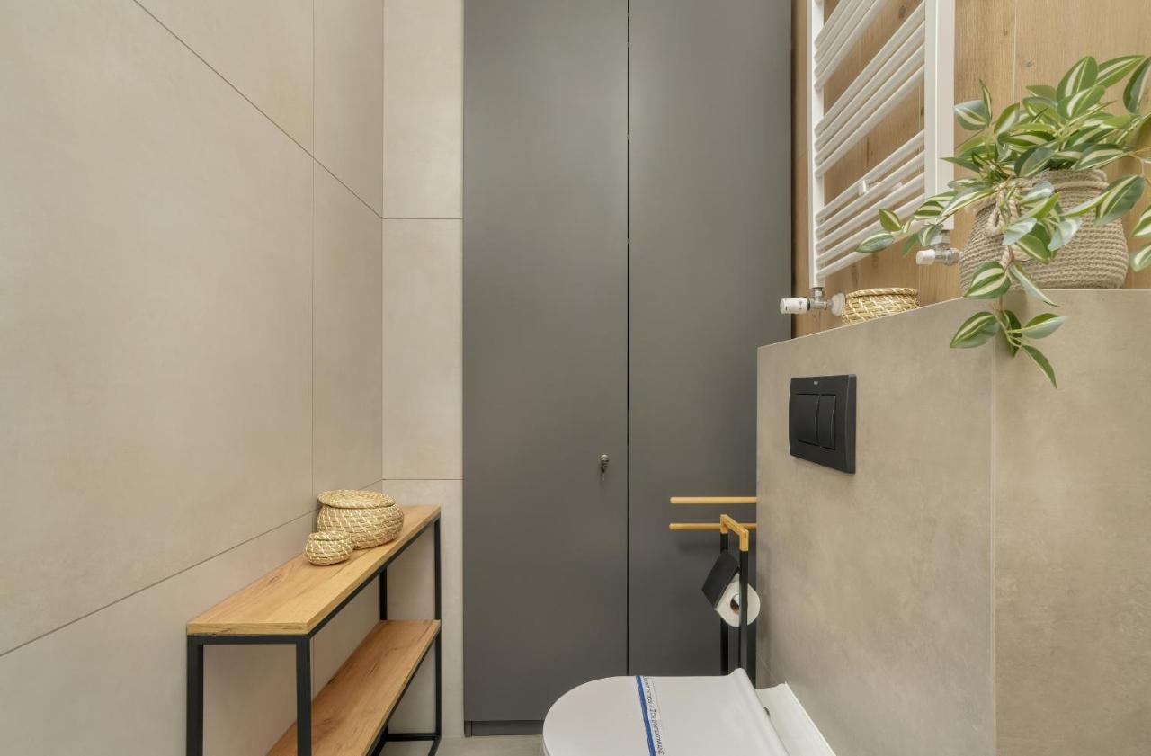 Komeda Apartment Hidden In Poznan Old Town By Noclegi Renters Buitenkant foto